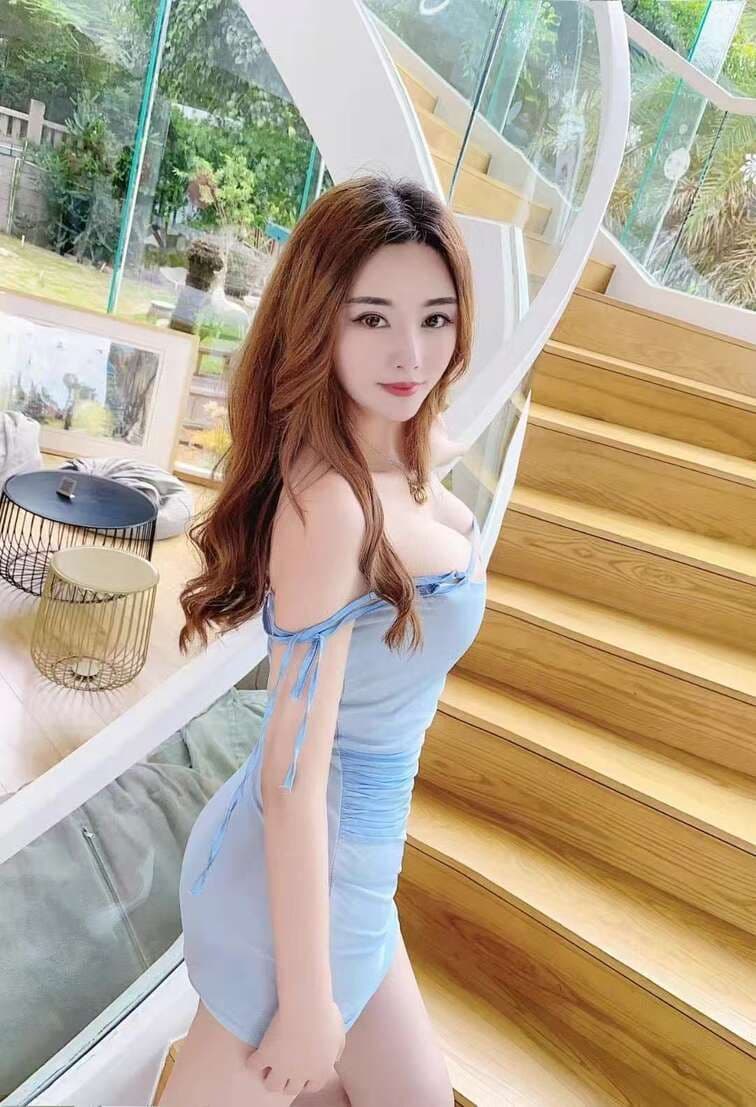 24岁新人Emily