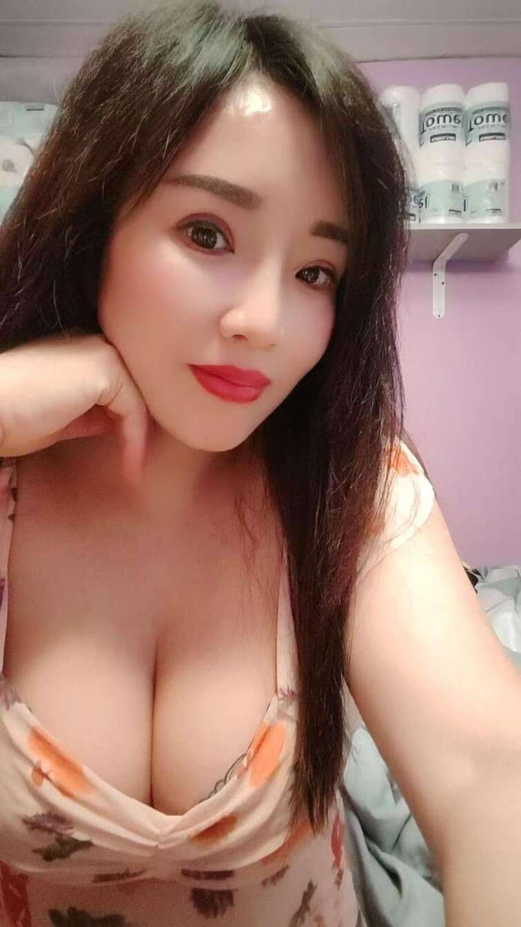 纽约楼凤，天然D胸兼职，本人照片！